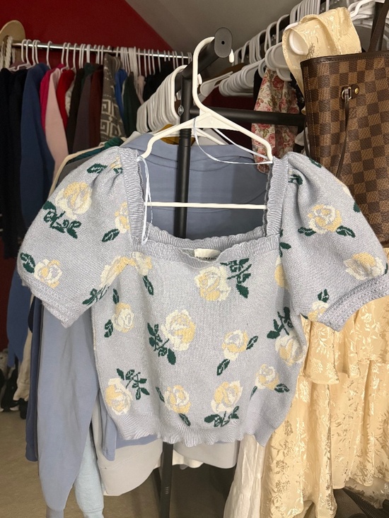 Tops - Light blue floral blouse Size M
